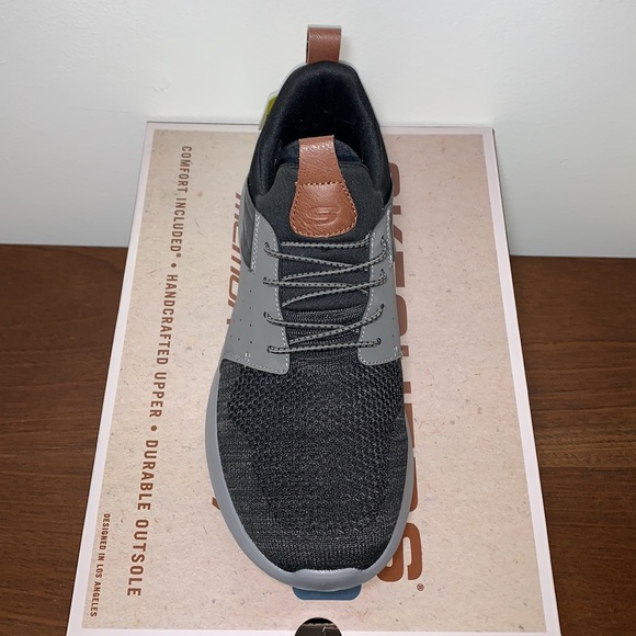 Skechers Men's Delson 3.0 Memory Foam Shoe - Picture 3 of 16